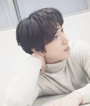 Jung Yong Hwa Shows Tears at His Last Concert in Hong Kong