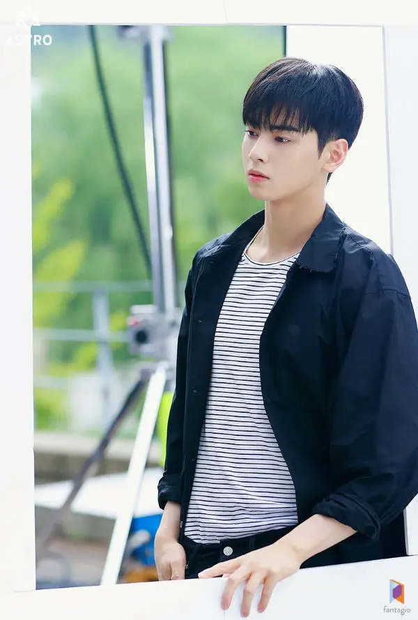 ASTRO Cha Eun woo s Great Looks Make Everybody Gasp in