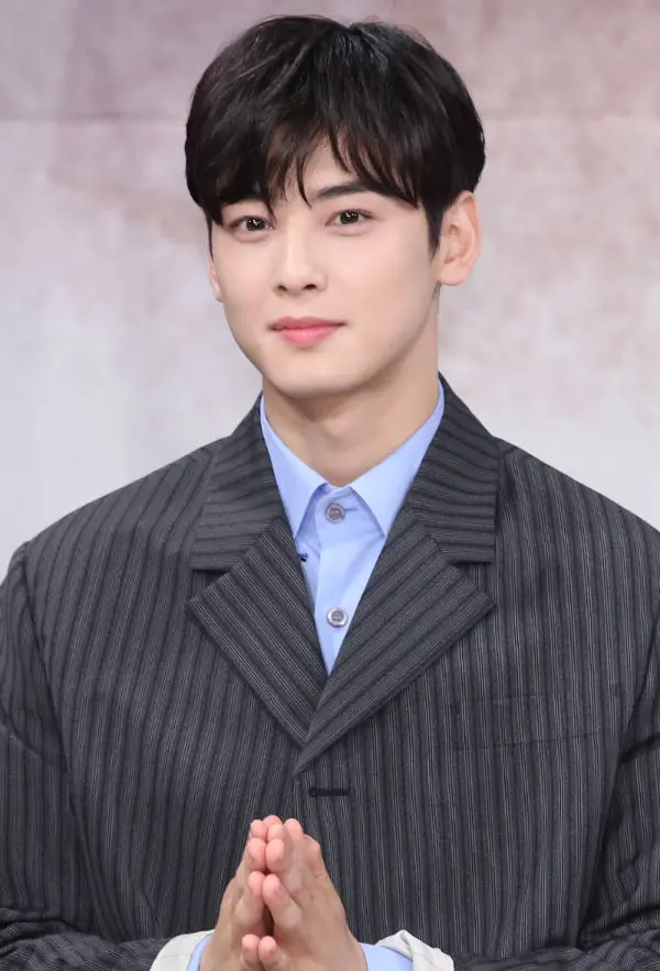 Cha Eun woo s Mother Thinks Her Son Is