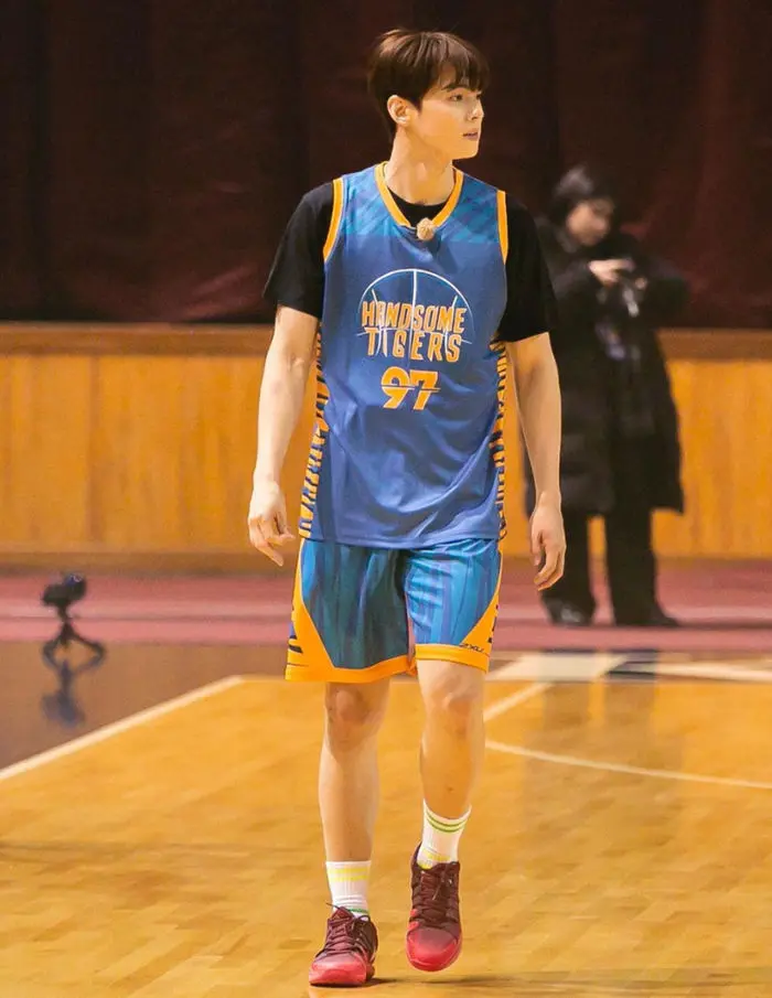 Cha Eun woo Is Handsome Even When He Is Playing Basketball