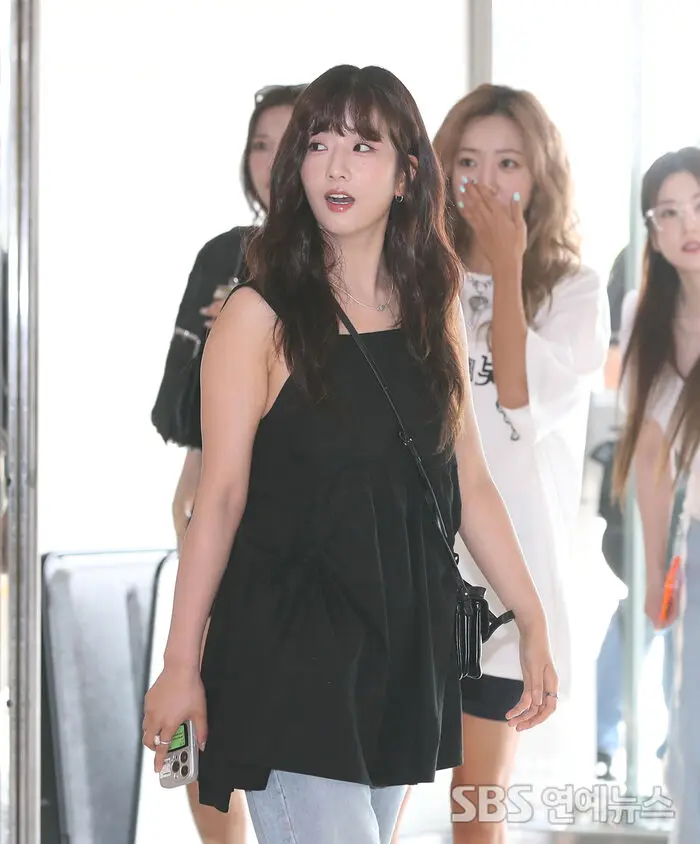 Throwback] Apink's YOON BOMI Flashes a Sweet Smile on Her