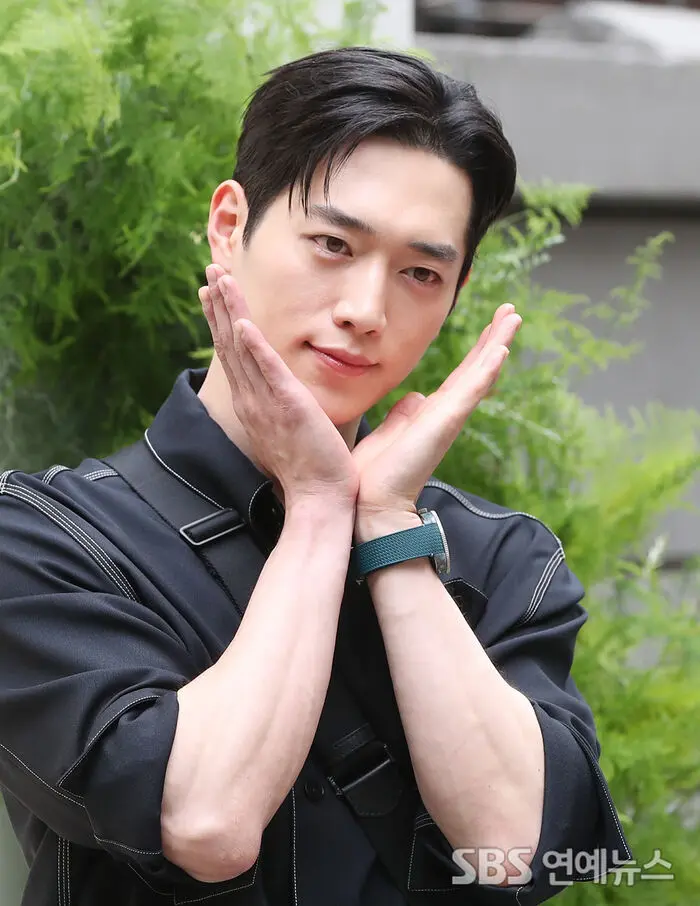 E-Photo] SEO KANG-JUN, 'An Irresistible Wink'