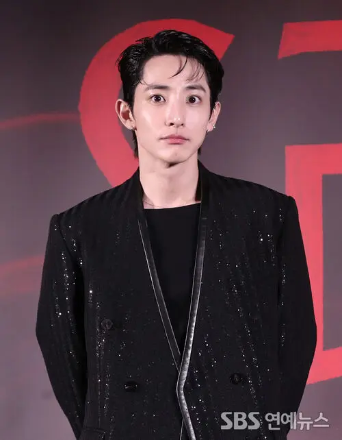 イ・スヒョク直筆サイン入り2Lサイズ写真…Lee Soo-hyuk…明日… イ・スヒョク直筆サイン入り2Lサイズ写真…Lee Soo-hyuk…明日…の