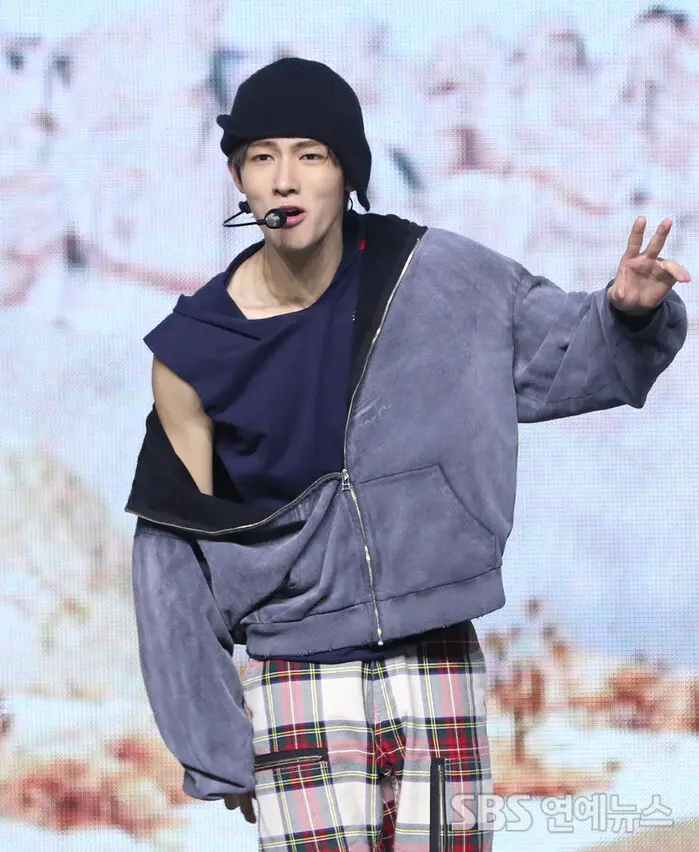 E-Photo] CORTIS' SEONGHYEON Delivers a Charisma-Packed Performance