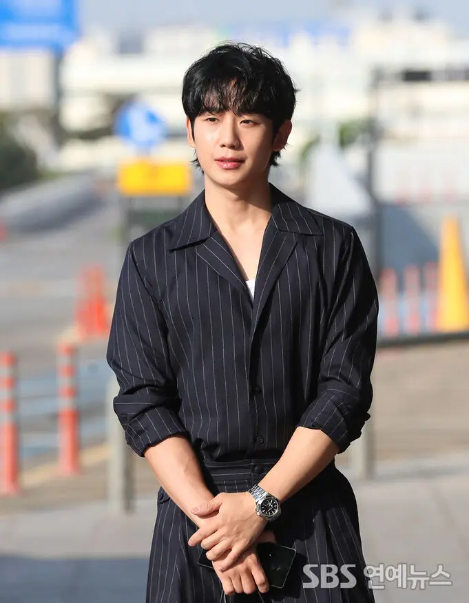 Jung Hae-in, The Man Who Brightens Up the Morning